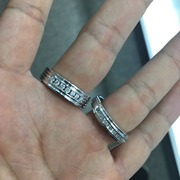 10kt White Gold Diamond Wedding Band Ring 1/4 Cttw - Picture 6 of 9